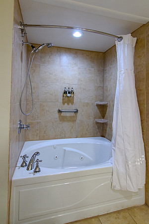 Kinsman Room-17