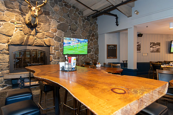 Black Diamond Pub-3
