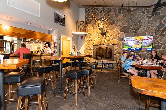 Black Diamond Pub-9