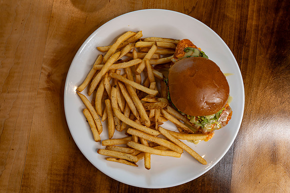 NASHUA HOT CHICKEN-SAN 4DWICH
