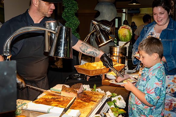 Buffet Service 2