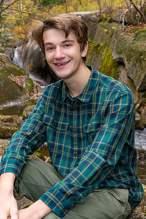Gavin Thibault Senior Portrait (9 of 10)