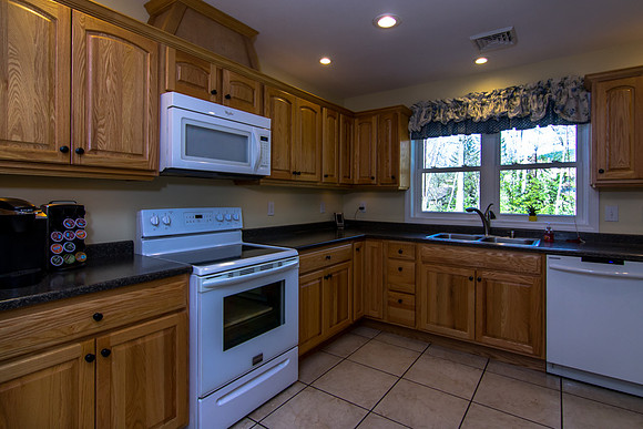 20 Grandview Rd Kitchen edit-MLS (3 of 4)