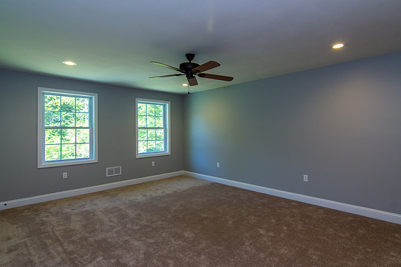 594 Kearsarge Ave (21 of 49)