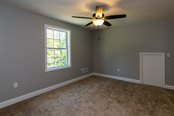 594 Kearsarge Ave (30 of 49)