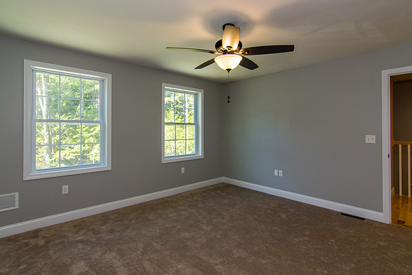 594 Kearsarge Ave (34 of 49)