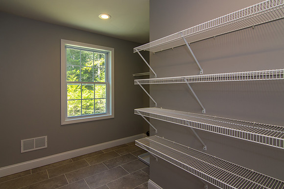 594 Kearsarge Ave (36 of 49)
