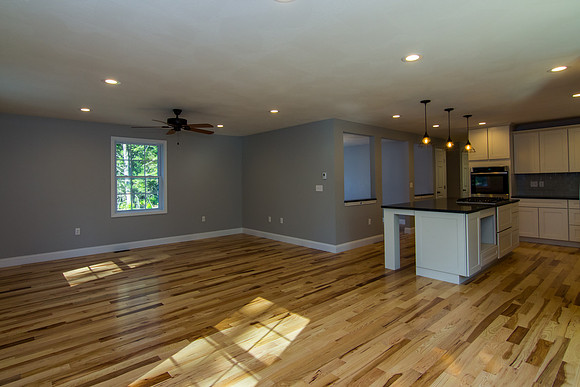 594 Kearsarge Ave (9 of 49)