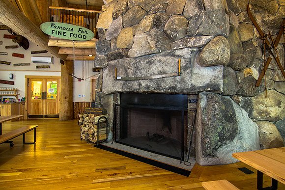 Moosilauke Ravine Lodge open dining area