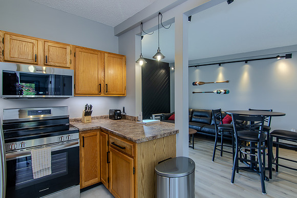 75 Treetop Cir-9