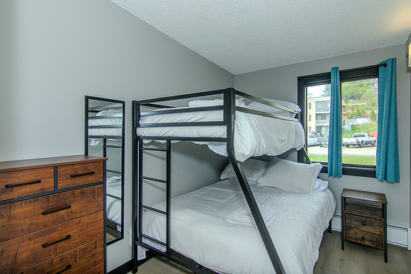 75 Treetop Cir-11